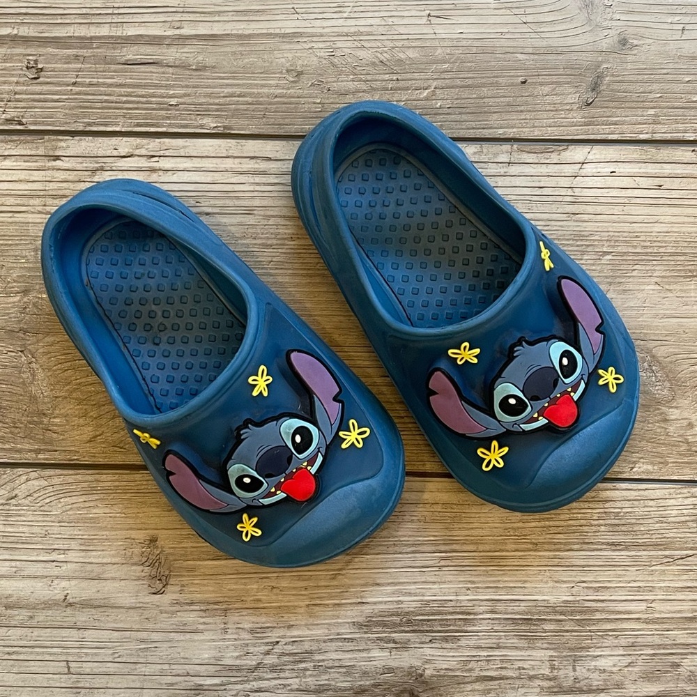 Disney | Stitch Slip On Shoes | Size: 5/6 (Toddler)